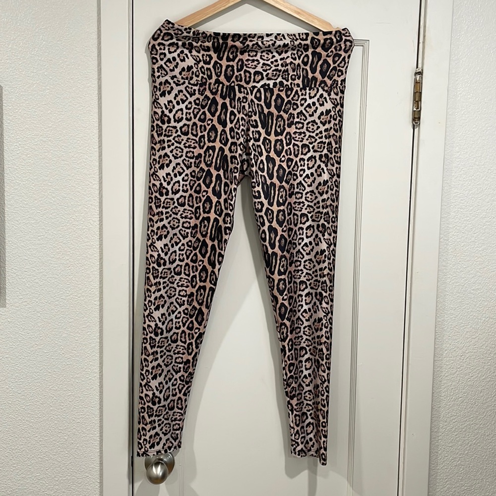 Onzie leopard print leggings